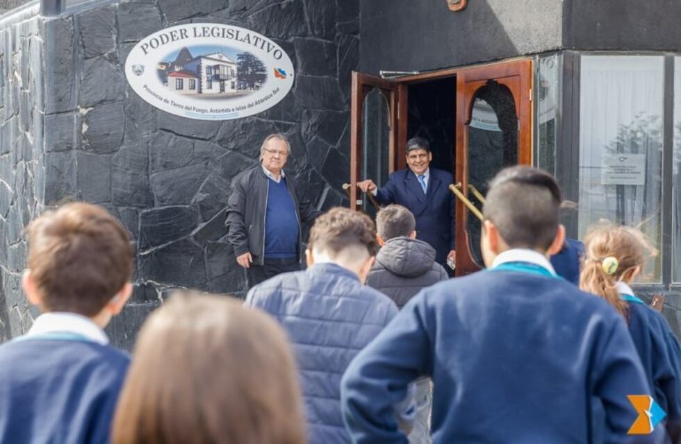 La escuela Cono Sur de Río Grande visitó la Legislatura