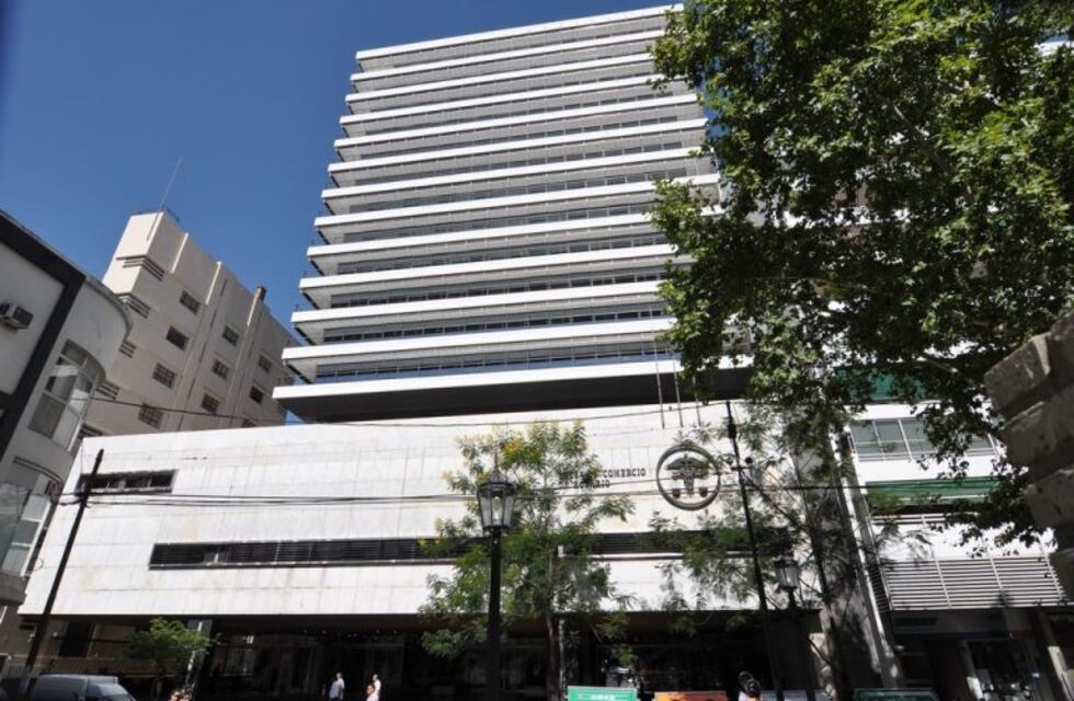 El día que estalló el dólar, evacuaron el edificio torre de la Bolsa por principio de incendio