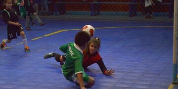 Las damitas de Escuela Municipal vs Ateneo