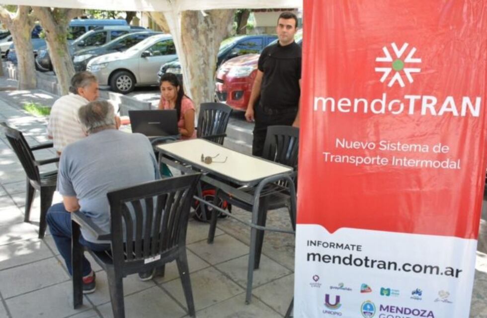 Continuarán las visitas a los barrios para informar sobre el nuevo sistema de transporte