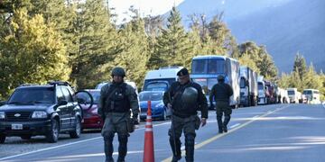 Gendarmería controlará las rutas para desalentar la circulación durante el fin de semana largo\u002E (Archivo)