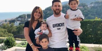 ¡Cómo creció! Antonela posó con Ciro Messi, el más chico de la familia