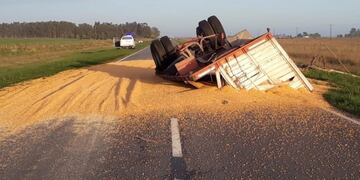 Impactante: así quedó el camión que manejaba un conductor borracho