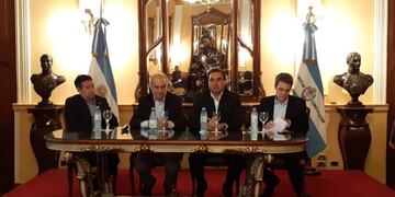 Valdés y Lombardi firmaron convenios en Corrientes
