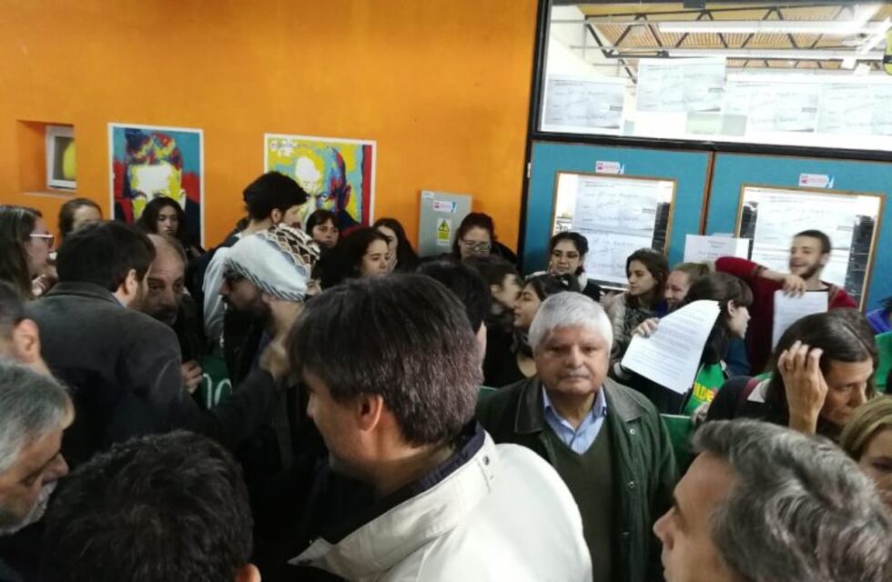 Convocan a elegir decano en Psicología un día antes del final del mandato