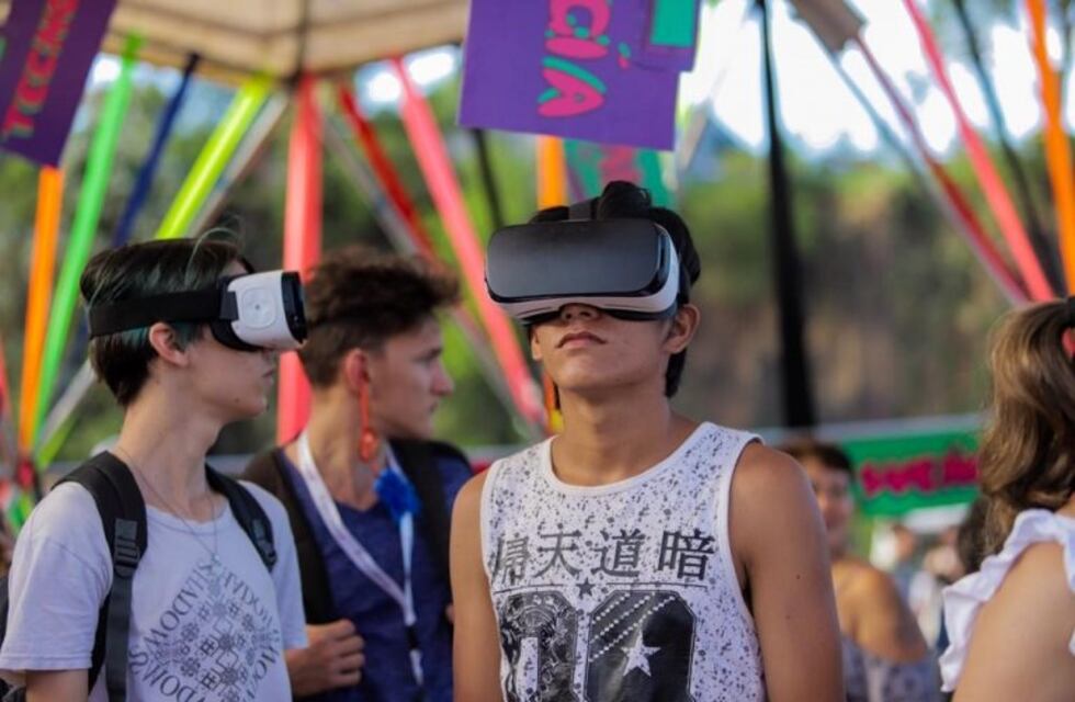 Miles de personas disfrutaron de un nuevo MovilFest en la Cascada de la Costanera