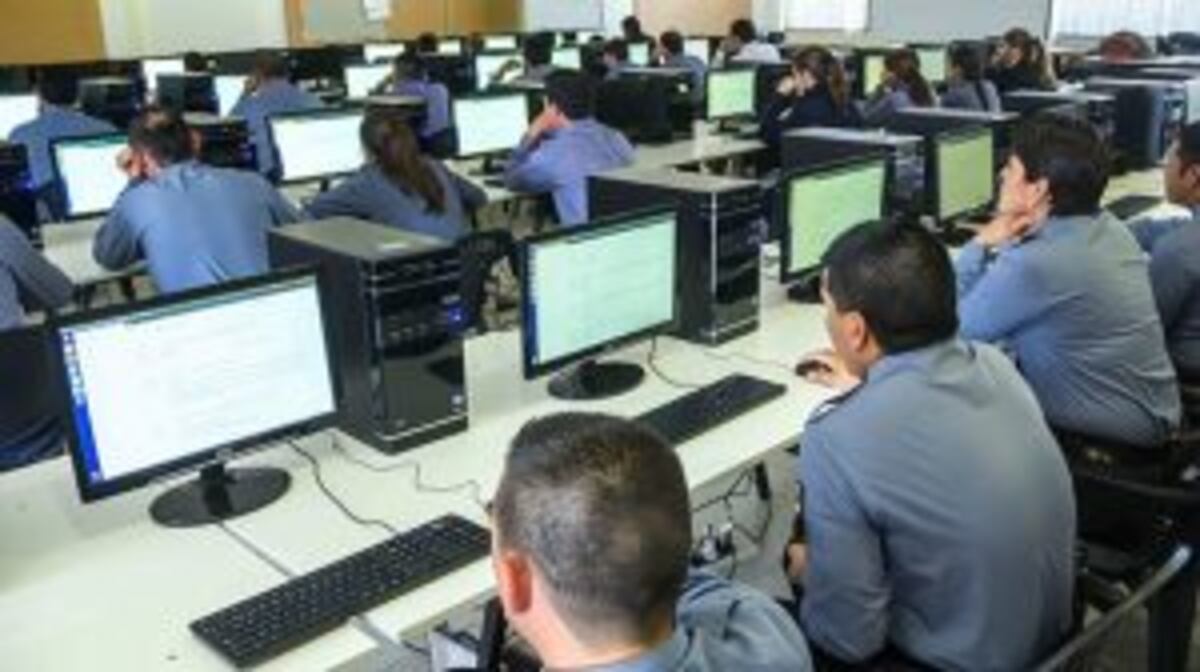Los agentes podru00e1n acceder a las clases mediante Internet.