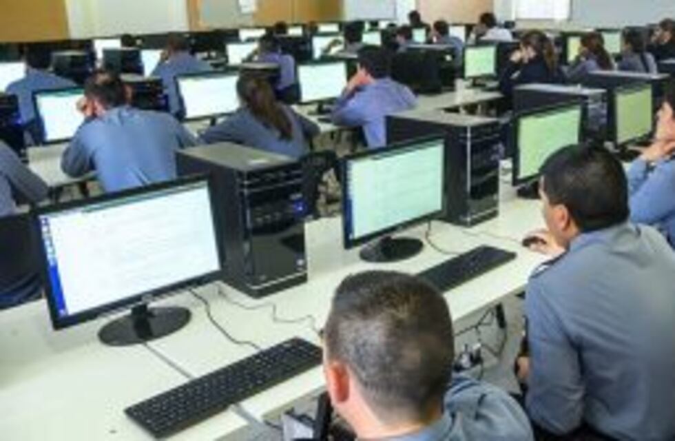Abrieron la inscripción a cursos on line para concursar por ascensos en la policía de Santa Fe