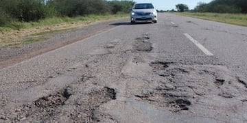 Kilómetros de asfalto deteriorado ponen en riesgo la vida de quienes circulen por ese tramo