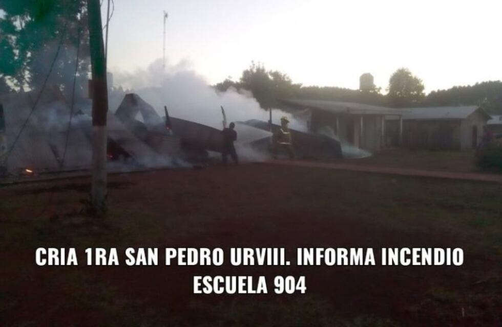 Un voraz incendio destruyó la Escuela n°904 de San Pedro