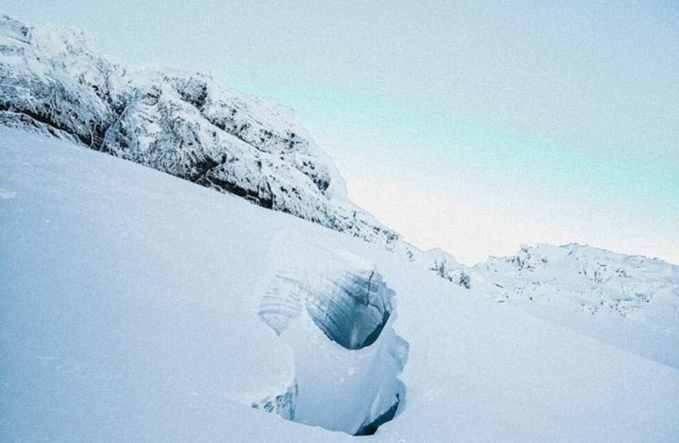 Atención: precaución por la presencia de grietas en el Glaciar Martial