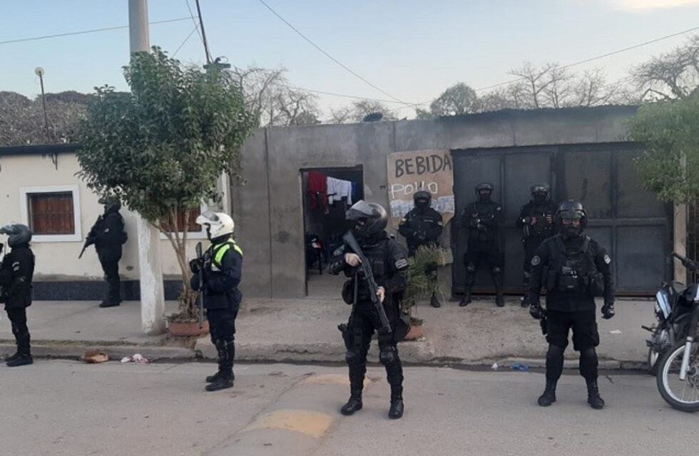 San Cayetano: tras una serie de allanamientos, efectivos del 911 detuvieron a un hombre por el robo a una gomería