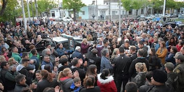 La masiva manifestación que se concretó al final de la tarde de este domingo (Sunchales Hoy)