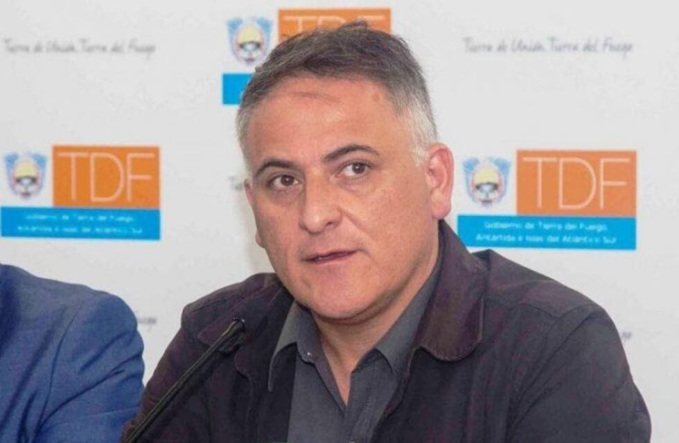 La gobernadora nos pidió resolver la situación de todos los auxiliares administrativos, expresó Romero