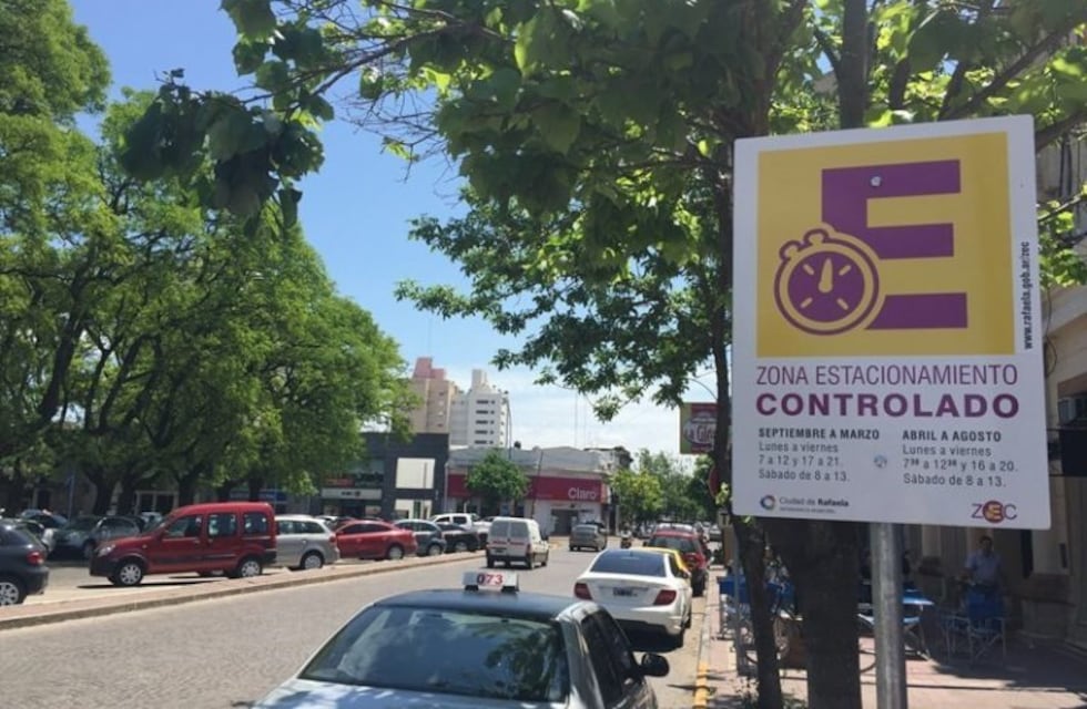 Desde este lunes, vuelve a cobrarse el estacionamiento en el centro
