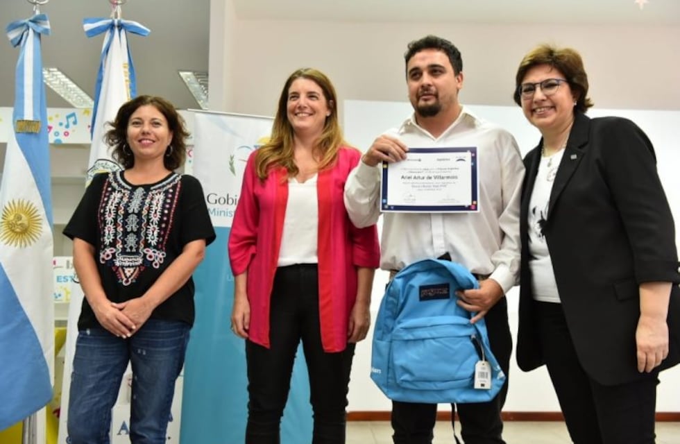 Jóvenes jujeños capacitados en oficios digitales recibieron sus diplomas