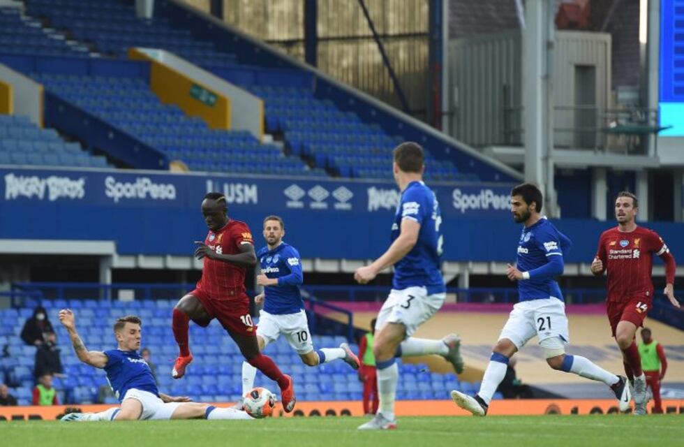 Liverpool igualó en el clásico ante el Everton y se posterga su festejo en la Premier