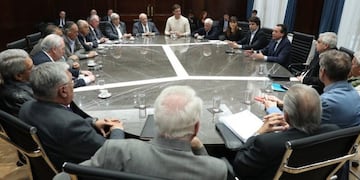 Dante Sica, con sindicalistas y empresarios\u002E (Foto: NA)