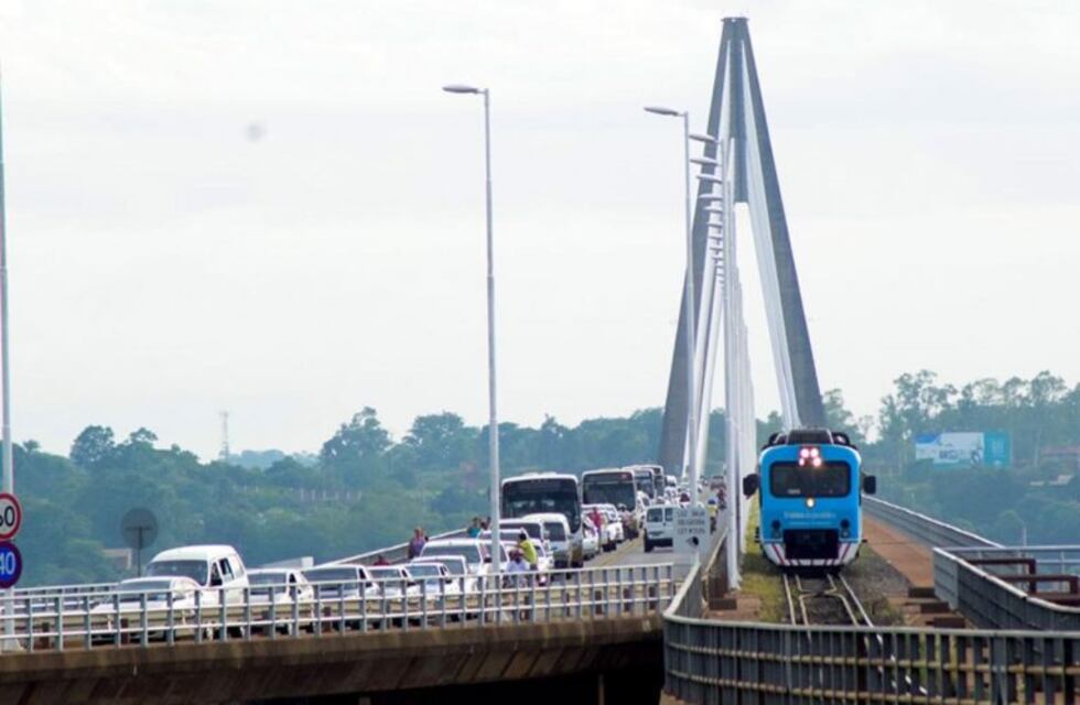 Quienes trabajan en la frontera exigen abrir el paso a Paraguay y a Brasil