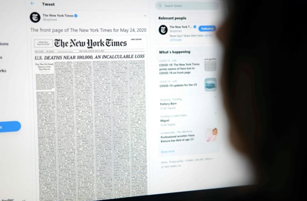 La portada del New York Times con 1.000 obituarios de fallecidos por coronavirus