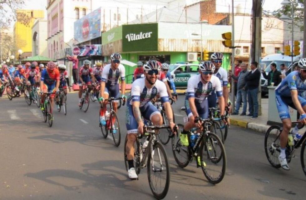 Un ciclista de Uruguay ganó la primera etapa de la Vuelta a Misiones
