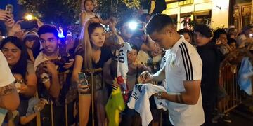 Esta vez no será titular, pero Paulo Dybala sigue siendo la atracción del seleccionado\u002E