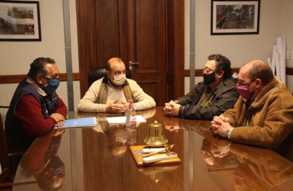 Sánchez se reunió con integrantes de la Sociedad de Fomento "Manos Unidas" y con representantes de las Iglesias Evangélicas