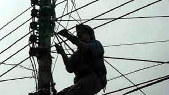 Siguen los robos de cables en San Rafael, ahora se llevaron parte del tendido del alumbrado público.