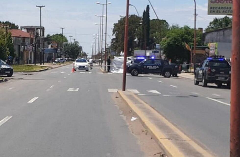 Falleció un motociclista que chocó con un poste en Villa Gobernador Gálvez