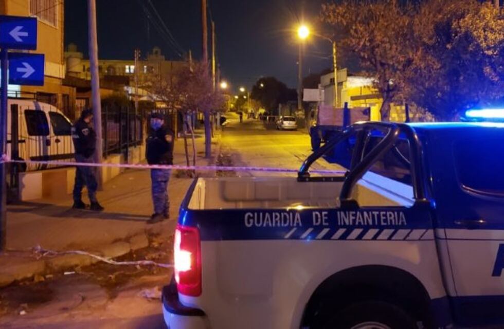 Un policía retirado baleó y mató a un supuesto delincuente en barrio Los Paraísos