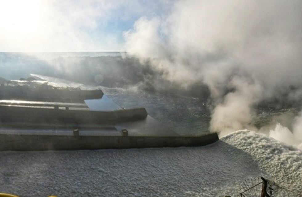 La represa Itaipú abrió sus compuertas para recuperar el caudal del río Paraná