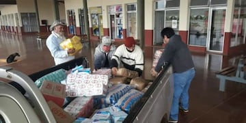 La municipalidad de Wanda entrega mercadería a tareferos en carácter de subsidio