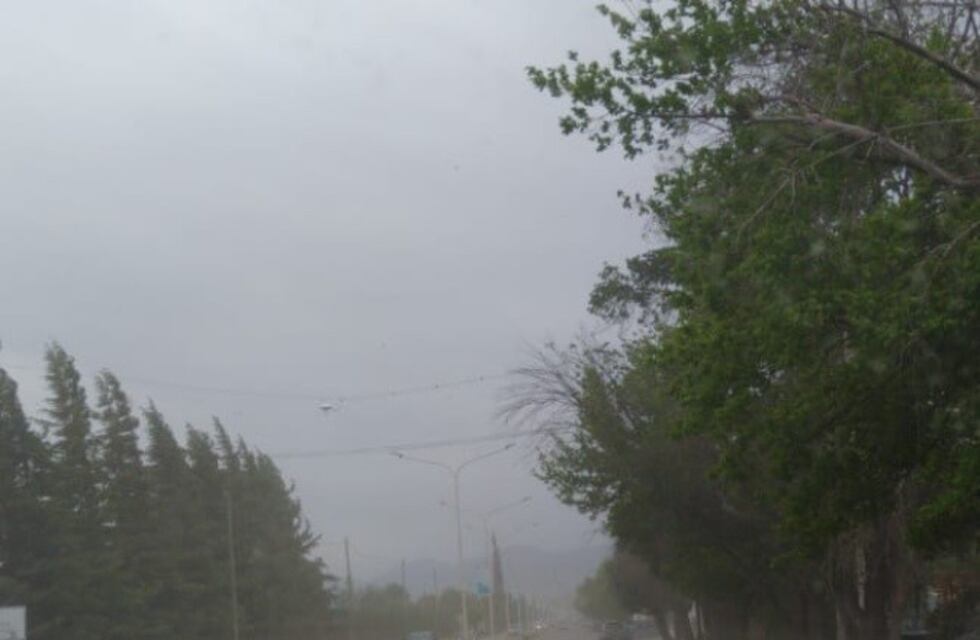 El Zonda ya bajó al llano en el Valle de Uco