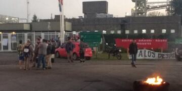 Los empleados de Cargill Villa Gobernador Gálvez se encontraron con la prohibición de ingreso a la planta este jueves\u002E (@belitaonline)