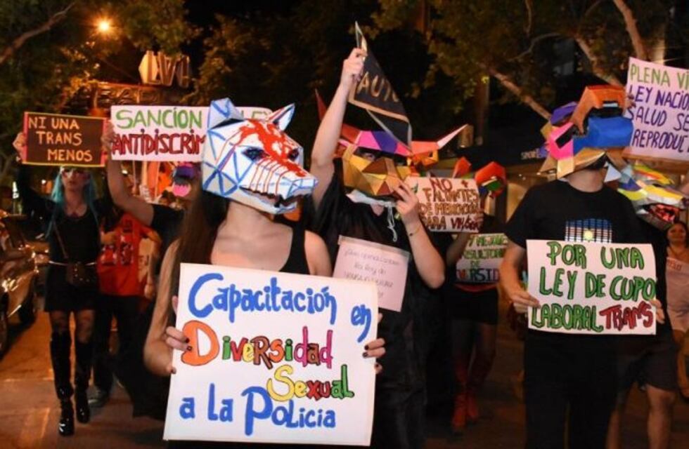 Trans y travestis sanjuaninas protestan en el Centro Cívico