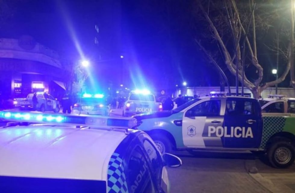 Un hombre entró a robar a la casa de un comisario y lo sacaron a los tiros