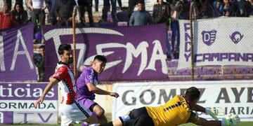 El zaguero Albirrojo no pudo frenar a Catriel Sánchez en el primer gol de Dálmine\u002E