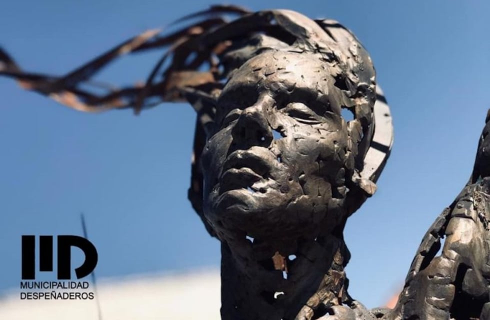 Embellecieron la localidad de Despeñaderos con esculturas de dioses de la mitología romana