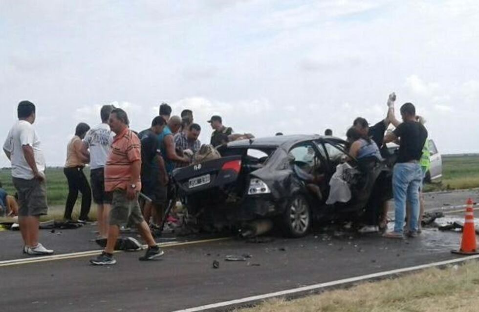 Choque frontal con saldo fatal en el puente Rosario-Victoria