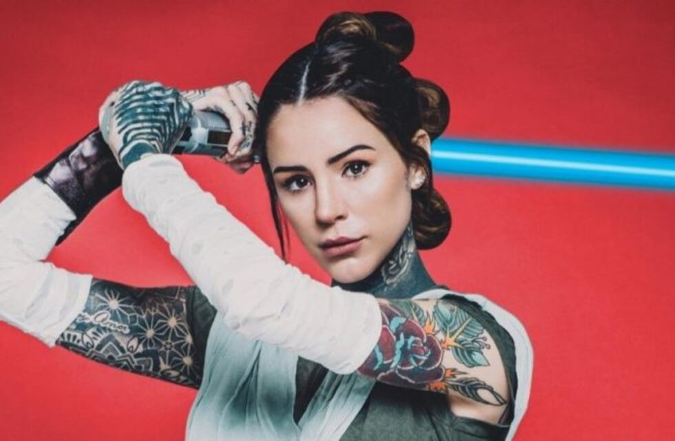 Va por todo, Cande Tinelli mostró su nuevo tatuaje en la cara