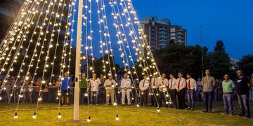Junín, arbol de Navidad en honor a los caídos en Malvinas