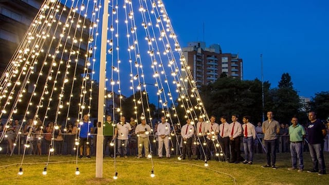 Junín, arbol de Navidad en honor a los caídos en Malvinas