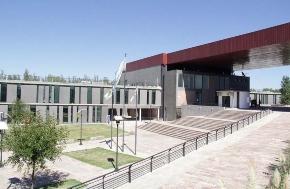 Lo metieron preso por violar la restricción de acercamiento a su ex