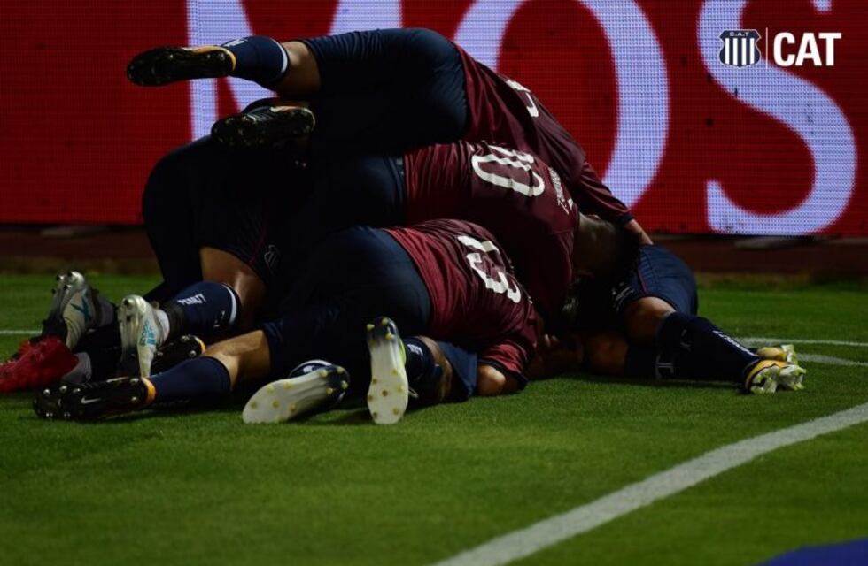 Delirio Albiazul: Talleres lo dio vuelta y se puso a cinco puntos de Boca