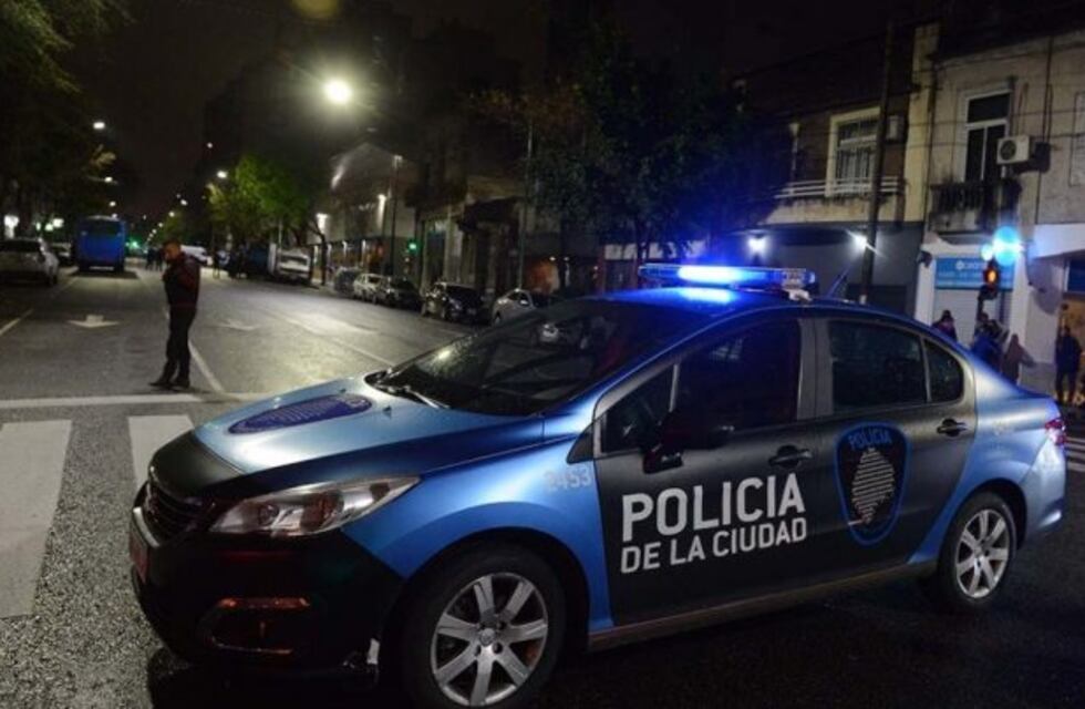 Golpearon a una mujer de 79 años al intentar robarle la cartera en pleno Recoleta