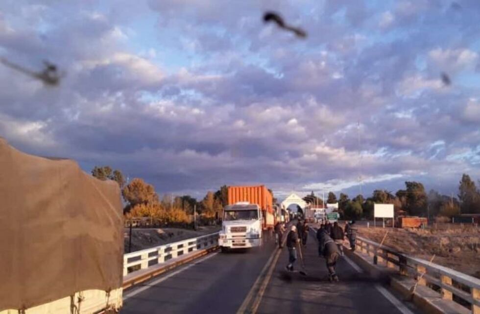 Un piquete en Desaguadero puso en riesgo el abastecimiento de las familias mendocinas