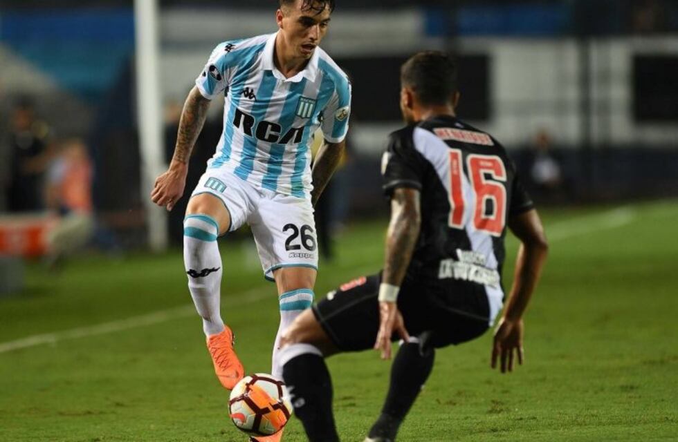 El gran momento de Renzo Saravia en Racing, beneficio para Belgrano
