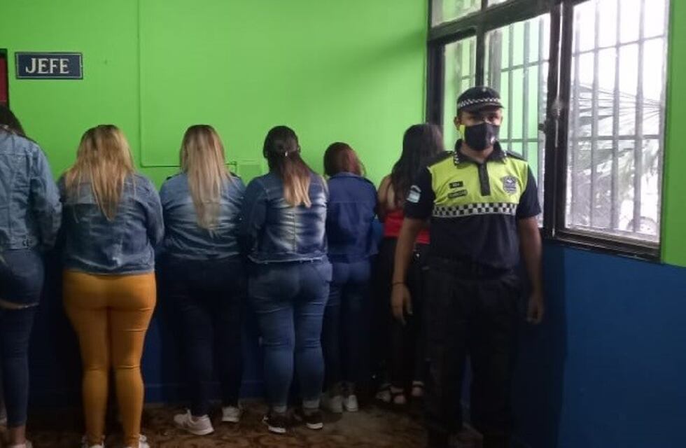 El Cadillal: 28 aprehendidos en una fiesta clandestina