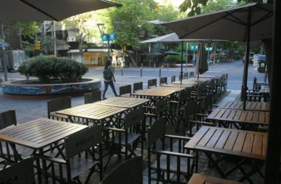 La reapertura de restaurantes tiene luz verde pero Suárez espera el momento propicio