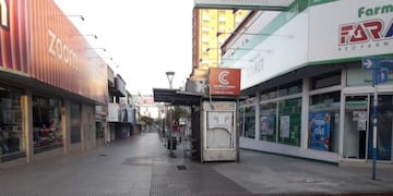 Poco movimiento sobre la peatonal Junín en estos días\u002E